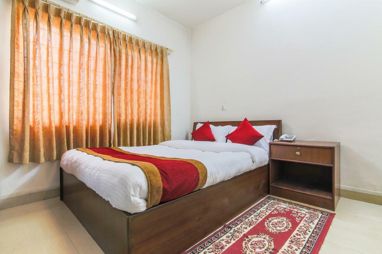 Oyo 358 Hotel Rose Star Catmandu Exterior foto